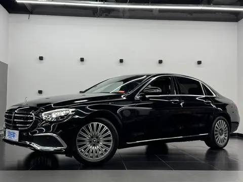 Mercedes-Benz E-Class 2023