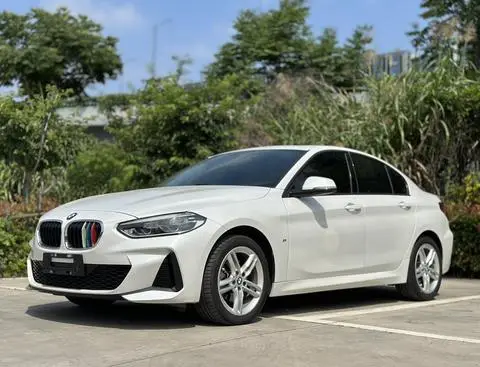 BMW 1 Series 2020 — фото 1