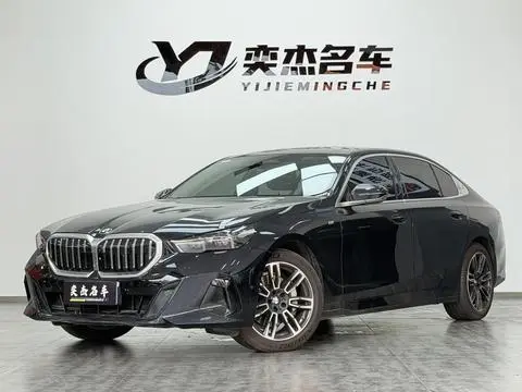 BMW 5 Series 2024 — фото 1