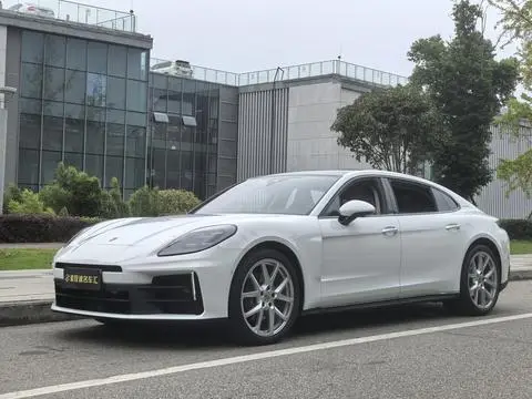 Porsche Panamera 2024