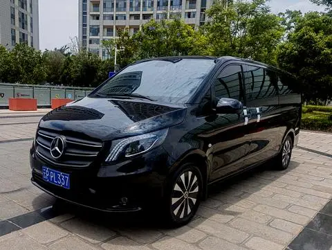 Mercedes-Benz 威霆 2021 — фото 1