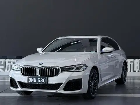 BMW 5 Series 2023 — фото 1