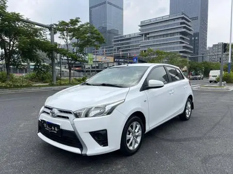 Toyota YARIS L 2015