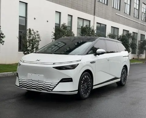 XPeng 小鹏X9 2025