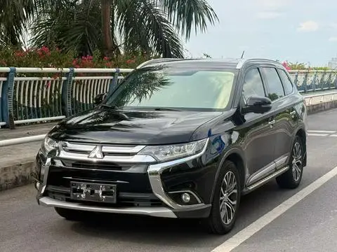 Mitsubishi 欧蓝德 2016