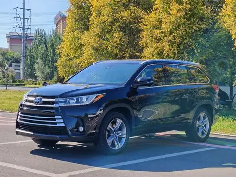 Toyota Highlander 2018 — фото 1