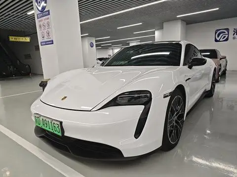 Porsche Taycan 2022