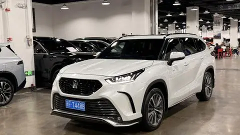 Toyota Crown Kluger 2024
