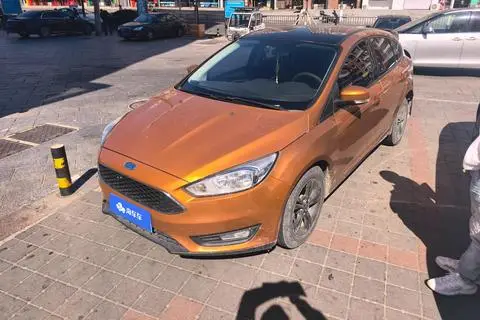 Ford Focus 2015 — фото 1