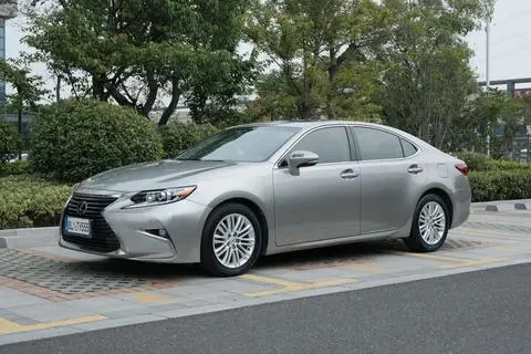 Lexus ES 2015