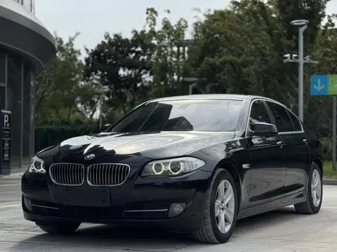 BMW 5 Series 2011 — фото 1