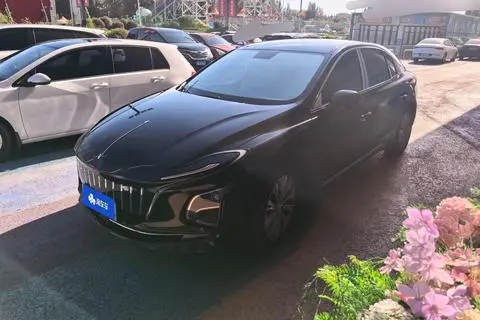 Hongqi E-QM5 2024