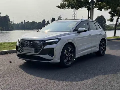 Audi Q4 e-tron 2024