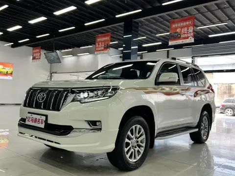 Toyota Prado 2019 — фото 1