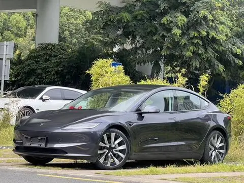 Tesla Model 3 2023 — фото 1
