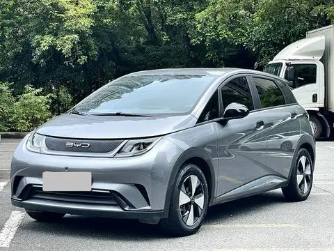 BYD Dolphin 2023