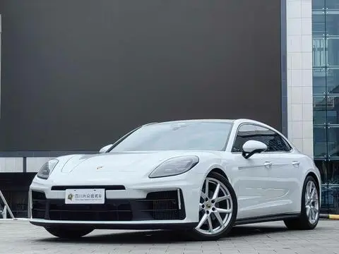 Porsche Panamera 2024