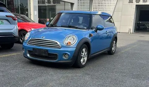 MINI CLUBMAN 2011