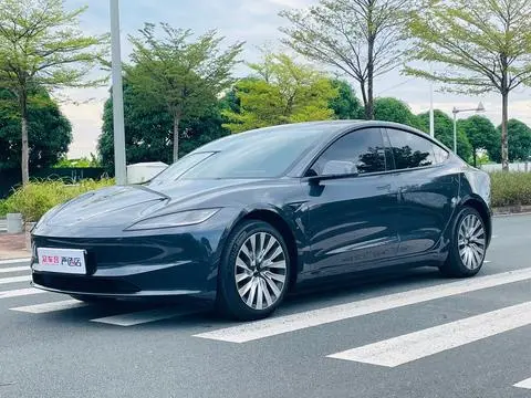 Tesla Model 3 2023 — фото 1
