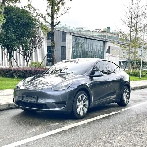 Tesla Model Y 2023 — фото 1