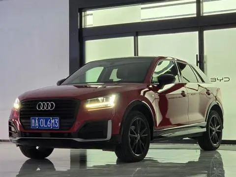 Audi Q2L 2018 — фото 1