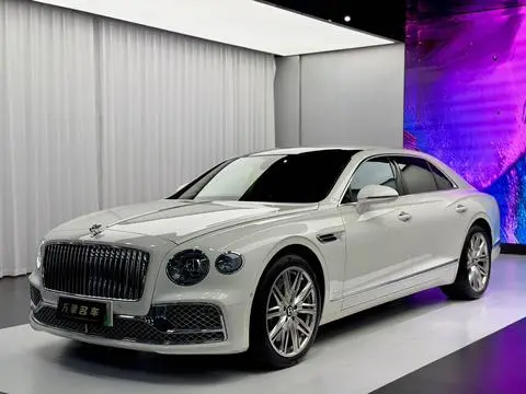 Bentley 飞驰PHEV 2022