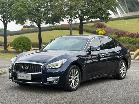 Infiniti Q70 2017 — фото 1