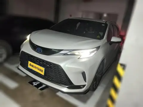 Toyota Granvia 2023
