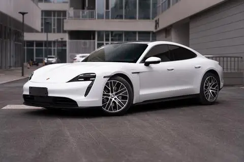 Porsche Taycan 2022