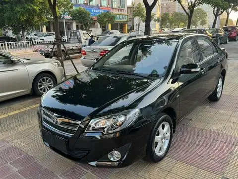 Toyota Corolla Altis 2013 — фото 1