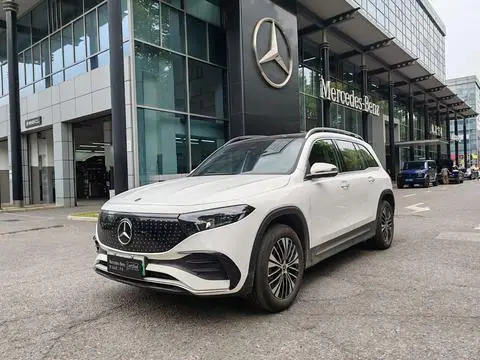 Mercedes-Benz EQB 2025