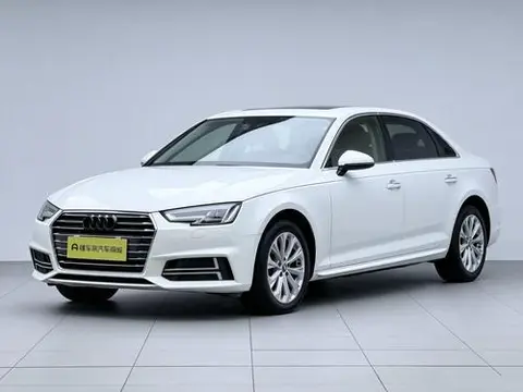 Audi A4L 2019 — фото 1