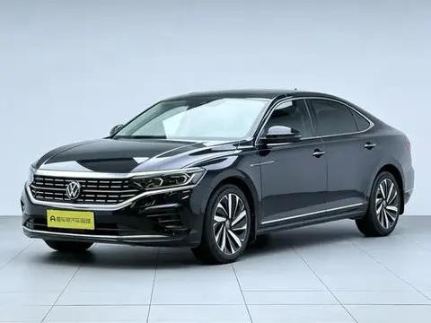 Volkswagen Passat 2022 — фото 1
