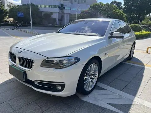 BMW 5 Series 2017 — фото 1