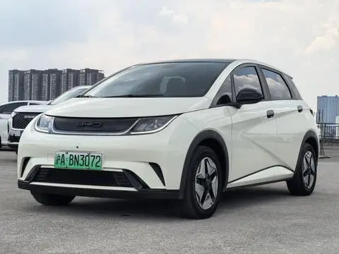 BYD Dolphin 2023 — фото 1