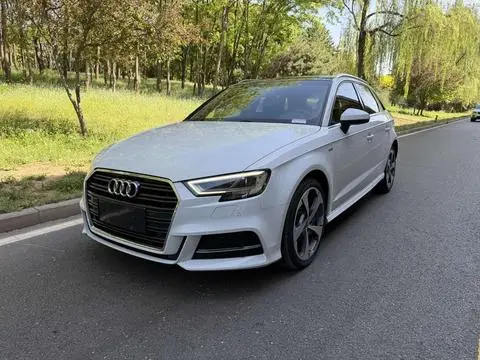Audi A3 2017 — фото 1