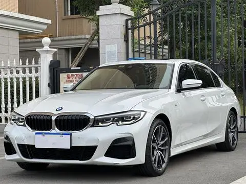 BMW 3 Series 2022 — фото 1