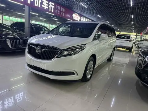Buick GL8 2018 — фото 1