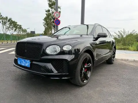 Bentley 添越 2021 — фото 1