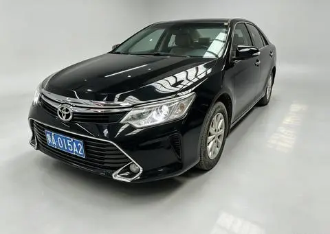 Toyota Camry 2016 — фото 1