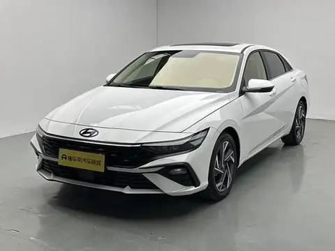 Hyundai Elantra 2023 — фото 1
