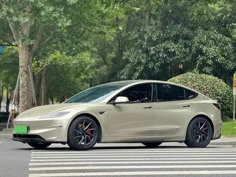 Tesla Model 3 2025