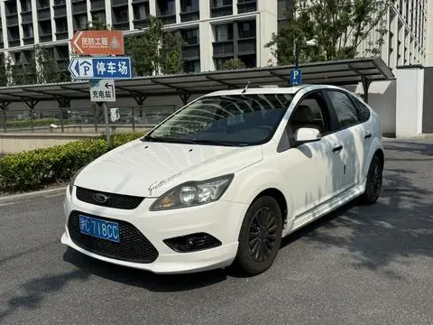 Ford Focus 2013 — фото 1
