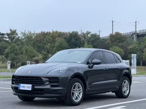 Porsche Macan 2021