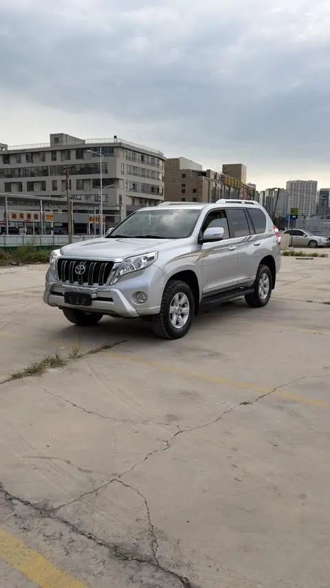 Toyota Prado 2016 — фото 1