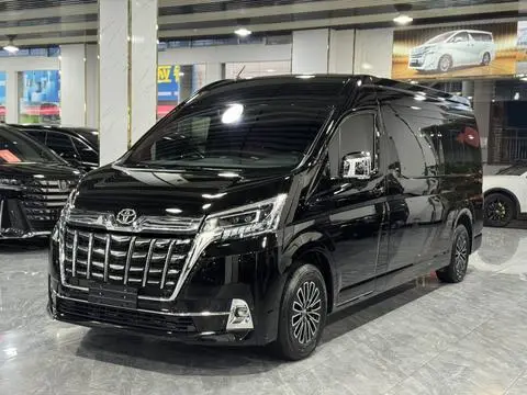Toyota Hiace 2024 — фото 1