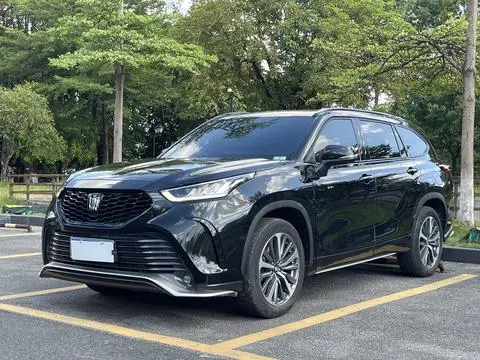 Toyota Crown Kluger 2024