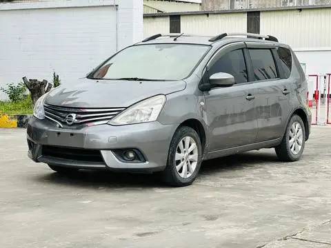 Nissan 骊威 2013