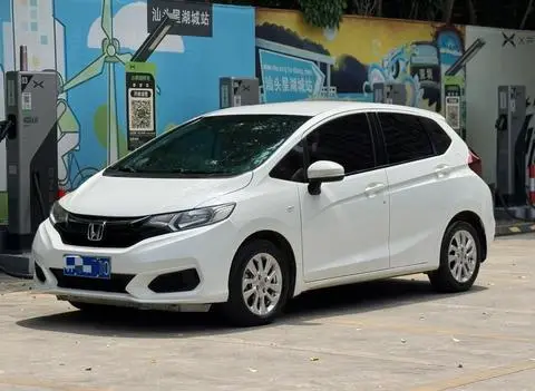 Honda Fit 2018 — фото 1