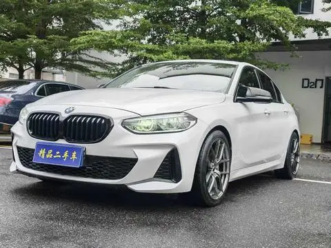 BMW 1 Series 2020 — фото 1